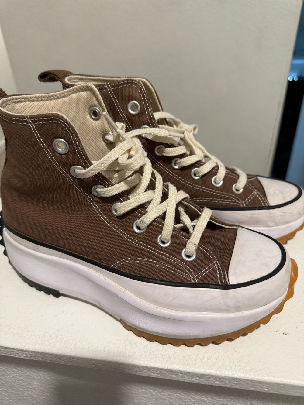 Converse Women's Brown and Cream Platform High-Top Sneakers